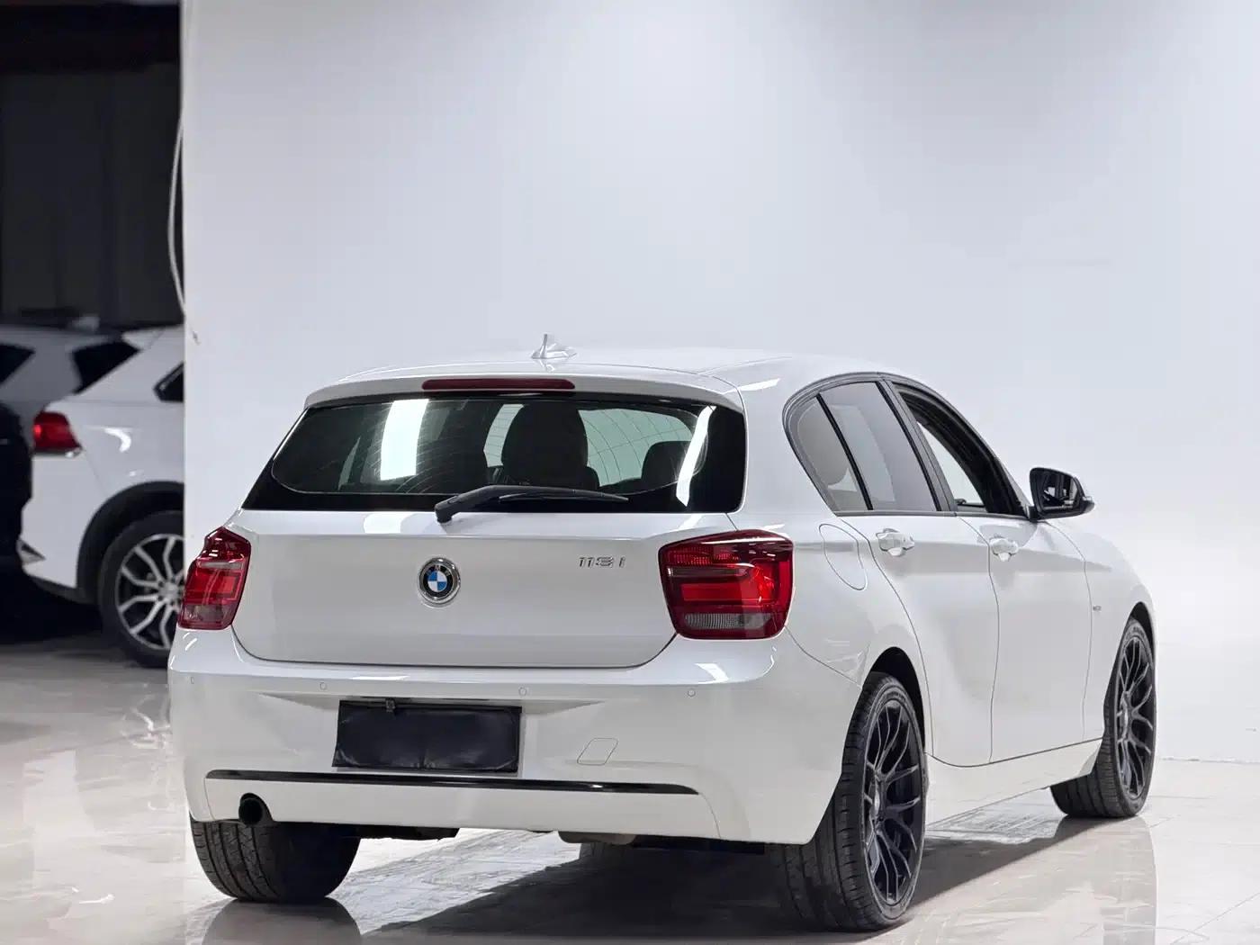 2013 BMW 1 Series (Imported) Facelift 118i Sport — миниатюра 5