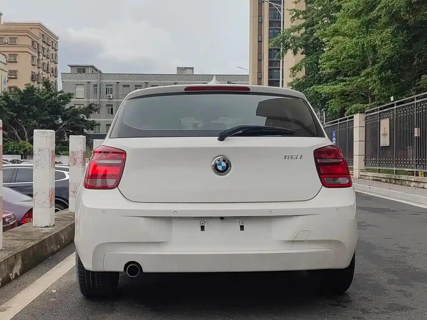 2013 BMW 1 Series (Imported) Facelift 116i Leading Edition — миниатюра 6
