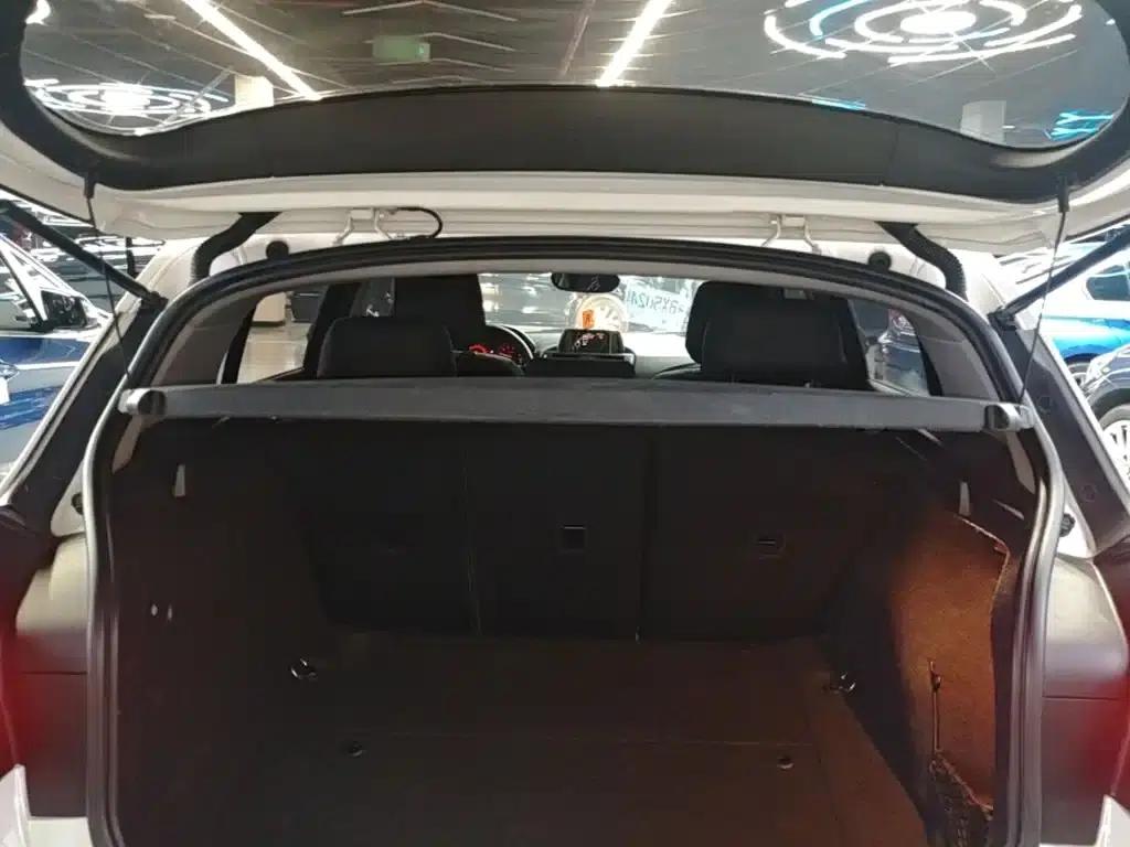 2016 BMW 1 Series Imported Model 118i Leading Edition — миниатюра 19