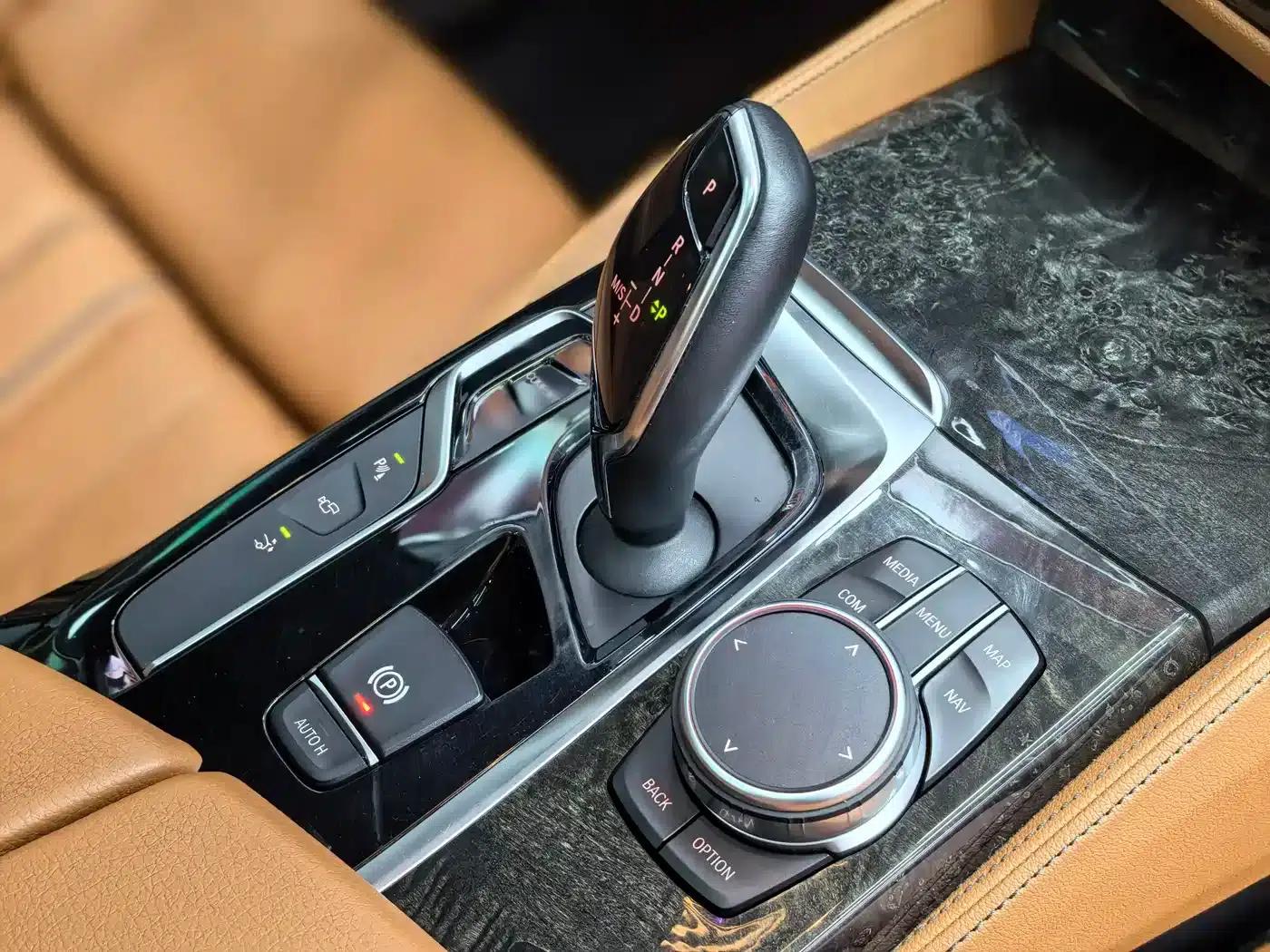 2018 BMW 6 Series GT 630i M Sport Package — миниатюра 25