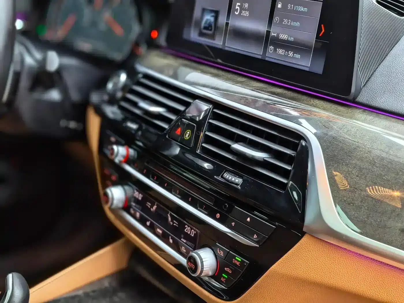 2018 BMW 6 Series GT 630i M Sport Package — миниатюра 26