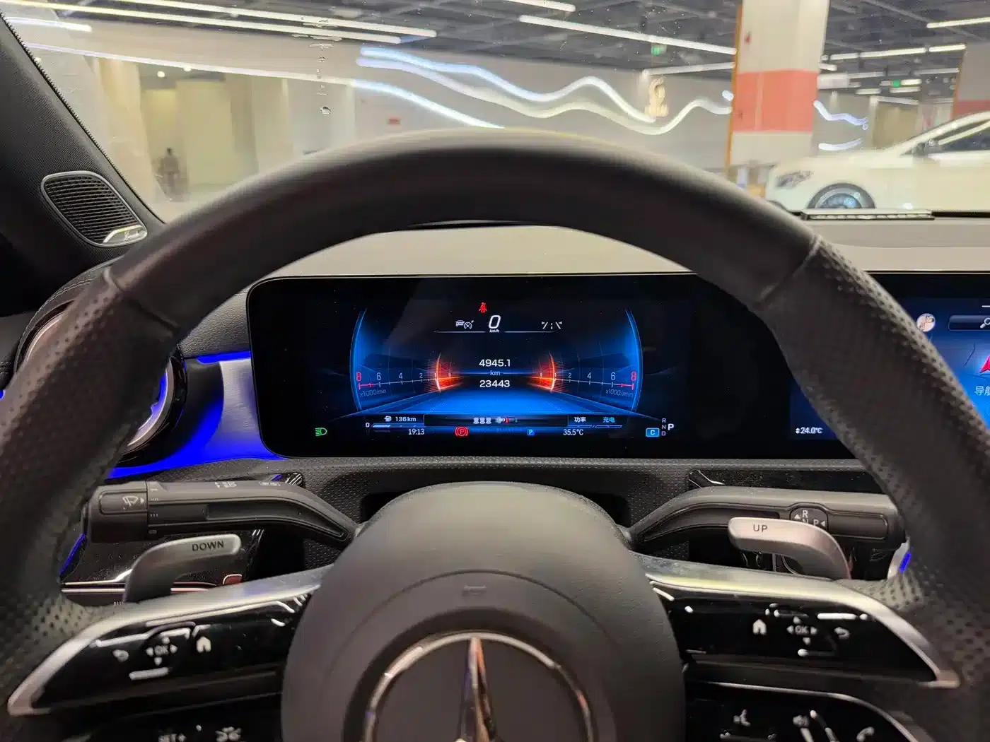 2024 Mercedes-Benz A-Class AMG A 35 L 4MATIC — миниатюра 11