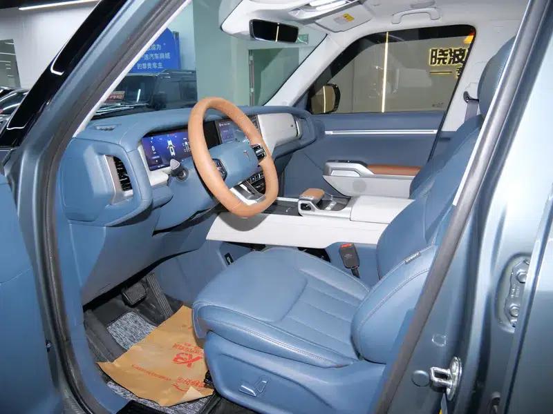 Dark Blue G318 2024 Model, Two-Wheel Drive, Air Suspension Version — миниатюра 13