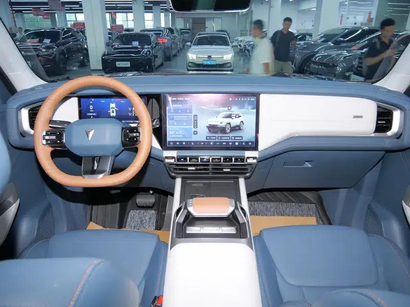 Dark Blue G318 2024 Model, Two-Wheel Drive, Air Suspension Version — миниатюра 10