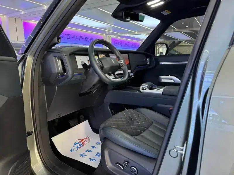 Dark Blue G318 2024 Model, 4WD Air Suspension Version — миниатюра 11