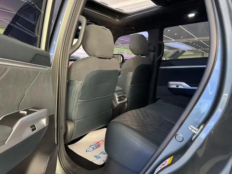 Dark Blue G318 2024 Model, 4WD Air Suspension Version — миниатюра 12