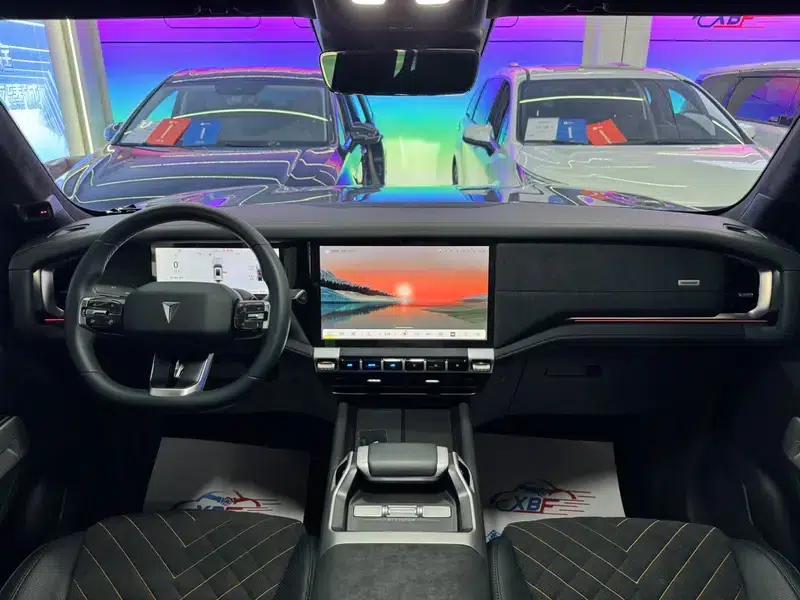 Dark Blue G318 2024 Model, 4WD Air Suspension Version — миниатюра 9
