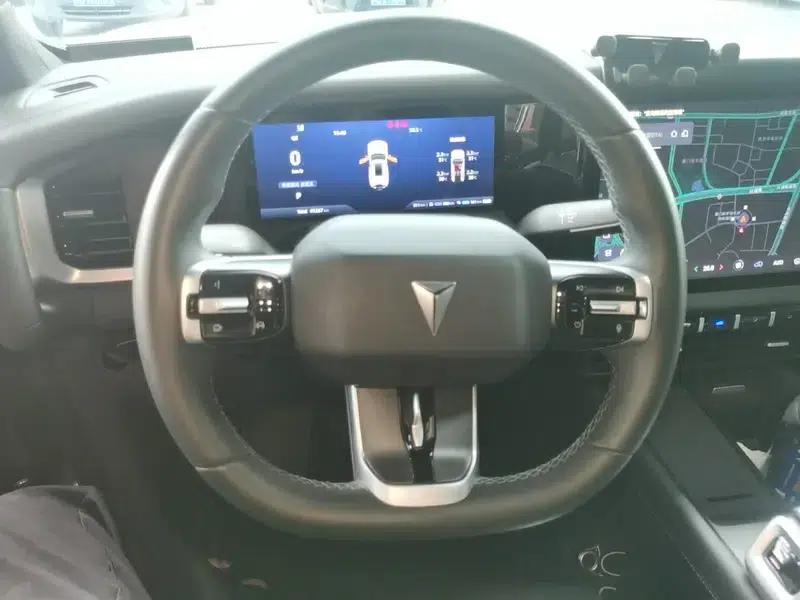 Dark Blue G318 2024 Model, Two-Wheel Drive, Air Suspension Version — миниатюра 11