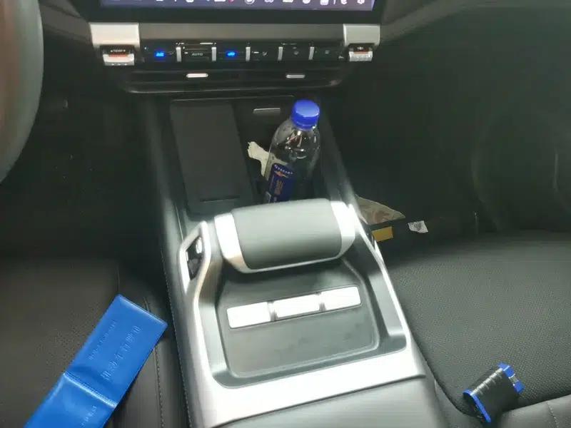 Dark Blue G318 2024 Model, Two-Wheel Drive, Air Suspension Version — миниатюра 14