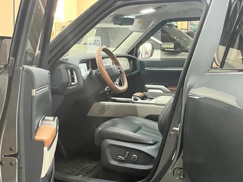 Dark Blue G318 2024 Model, 4WD Air Suspension Version — миниатюра 13