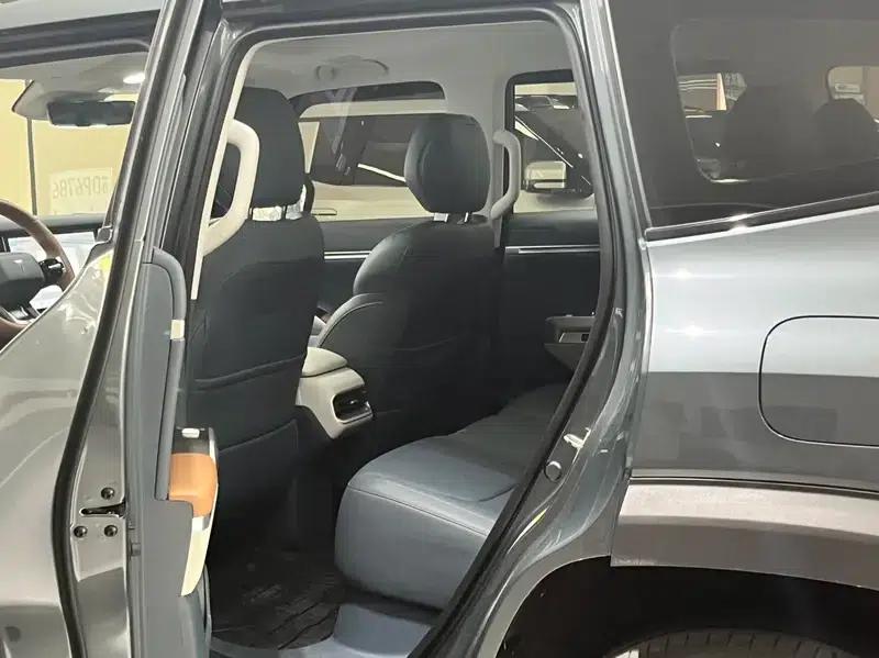 Dark Blue G318 2024 Model, 4WD Air Suspension Version — миниатюра 14
