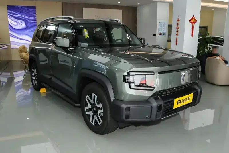 Dark Blue G318 2024 Model, Two-Wheel Drive, Air Suspension Version — миниатюра 3