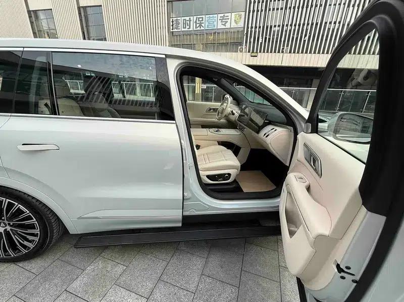 Deep Blue S09 2025 Model, Rear-Wheel Drive Ultra+ — миниатюра 12