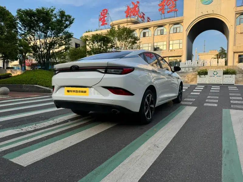 Sihao A5 2021 1.5T CVT Premium Intelligent Connected Edition — миниатюра 6