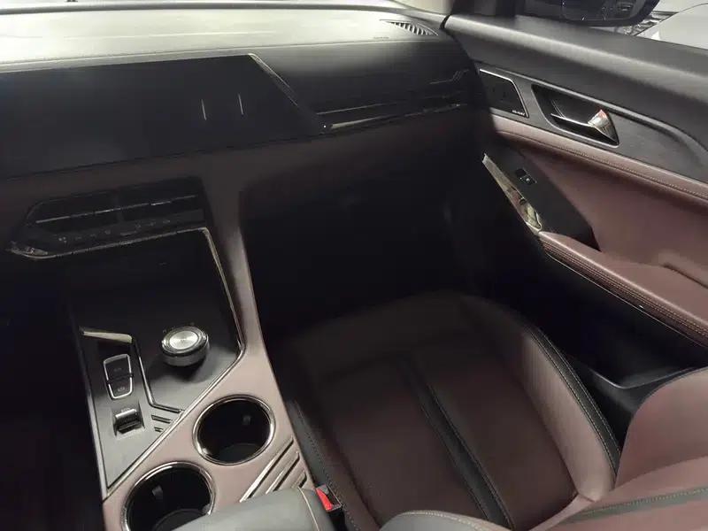 Sihao X8 PLUS 2022 1.5TGDI DCT Smart Home Edition 6/7 Seats — миниатюра 14