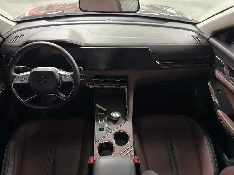 Sihao X8 PLUS 2022 1.5TGDI DCT Smart Home Edition 6/7 Seats — миниатюра 7