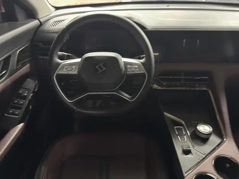 Sihao X8 PLUS 2022 1.5TGDI DCT Smart Home Edition 6/7 Seats — миниатюра 8