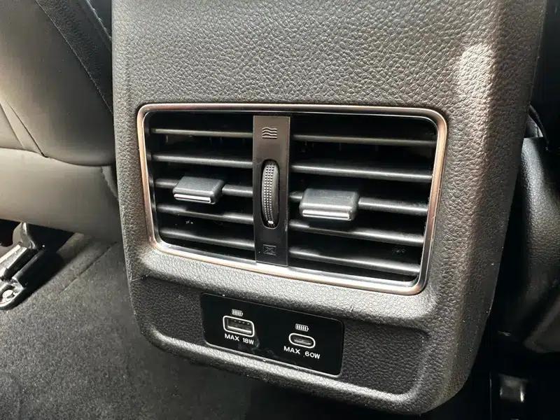 Sihao X8 PLUS 2022 1.5TGDI DCT Smart Home Edition 6/7 Seats — миниатюра 11