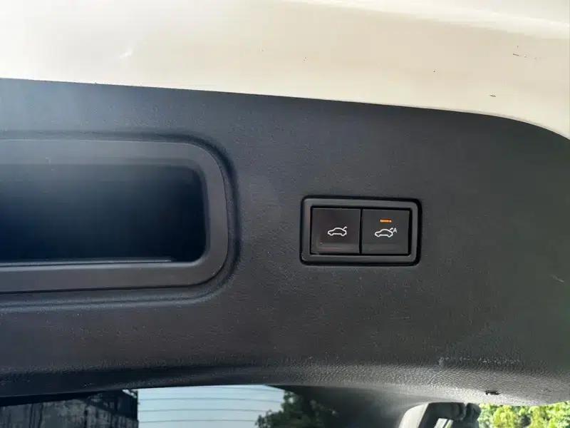 Sihao X8 PLUS 2022 1.5TGDI DCT Smart Home Edition 6/7 Seats — миниатюра 14
