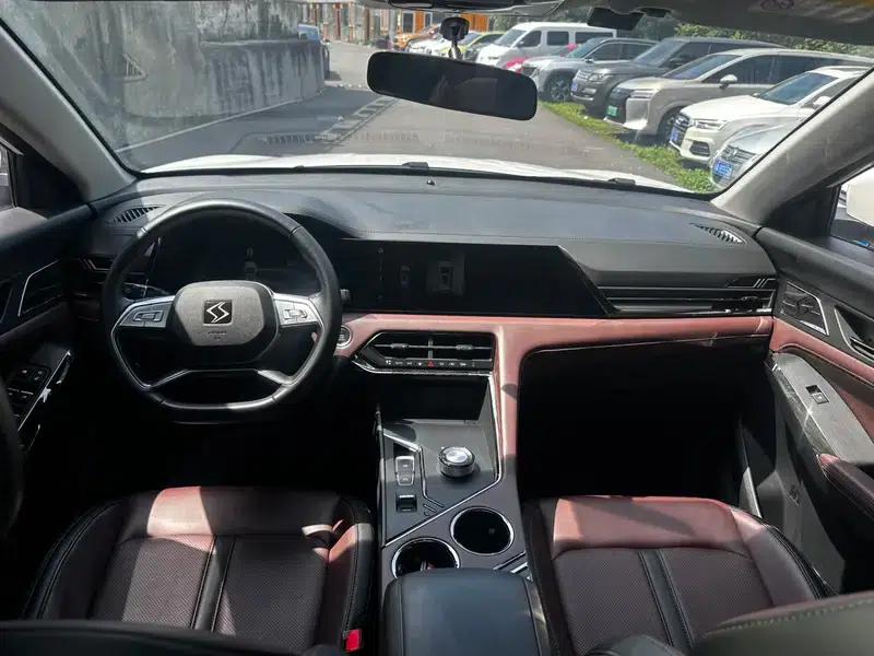 Sihao X8 PLUS 2022 1.5TGDI DCT Smart Home Edition 6/7 Seats — миниатюра 15