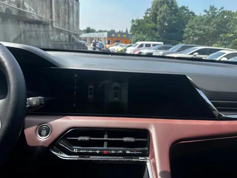 Sihao X8 PLUS 2022 1.5TGDI DCT Smart Home Edition 6/7 Seats — миниатюра 10