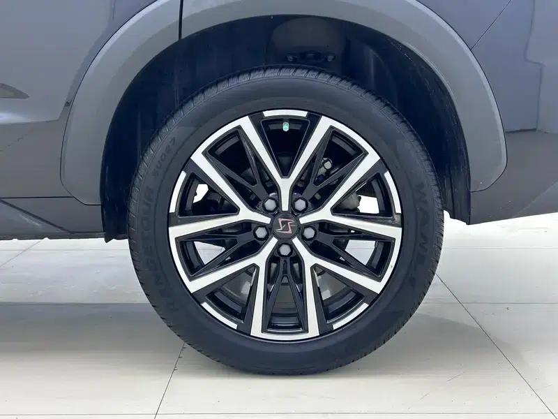 Sihao X8 PLUS 2022 1.5TGDI DCT Smart Home Edition 6/7 Seats — миниатюра 9