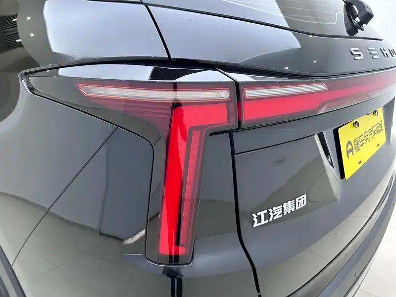 Sihao X8 PLUS 2022 1.5TGDI DCT Smart Home Edition 6/7 Seats — миниатюра 13