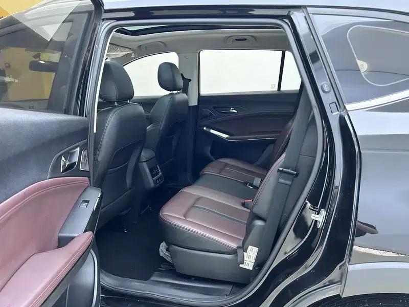 Sihao X8 PLUS 2022 1.5TGDI DCT Smart Home Edition 6/7 Seats — миниатюра 18