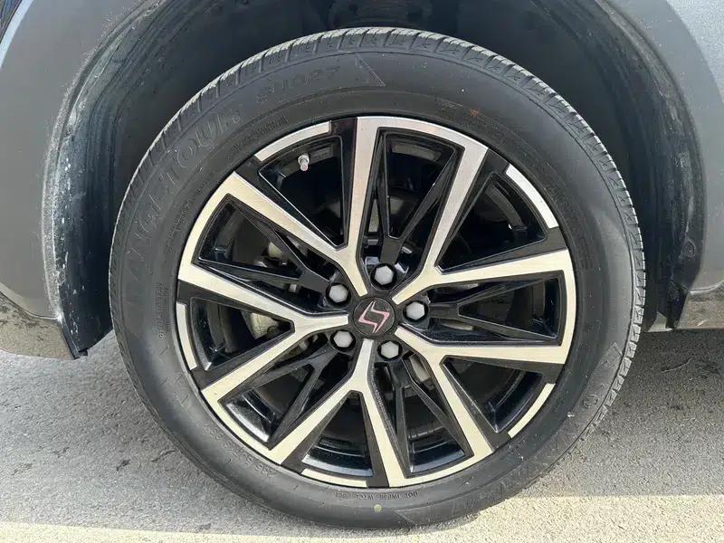 Sihao X8 PLUS 2022 1.5TGDI DCT Smart Edition 6/7 Seats — миниатюра 12