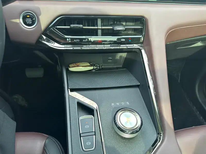 Sihao X8 PLUS 2022 1.5TGDI DCT Smart Edition 6/7 Seats — миниатюра 14
