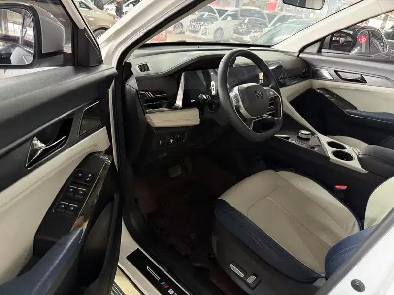 Sihao X8 PLUS 2022 1.5TGDI DCT Smart Edition 6/7 Seats — миниатюра 10