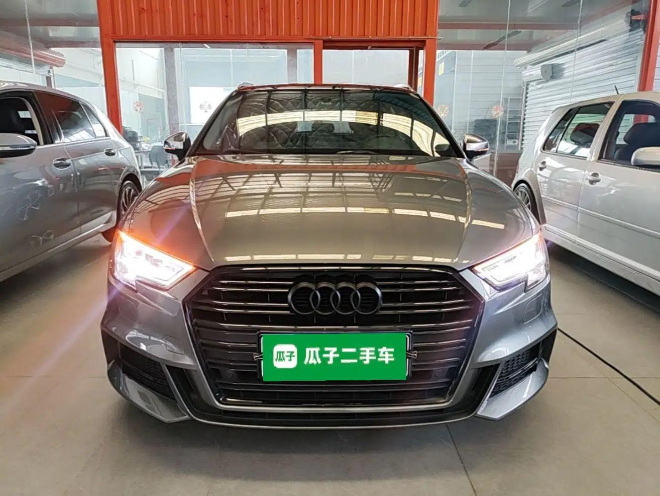 Audi A3 2018 30th Anniversary Edition Sportback 40 TFSI Sport Model — миниатюра 2