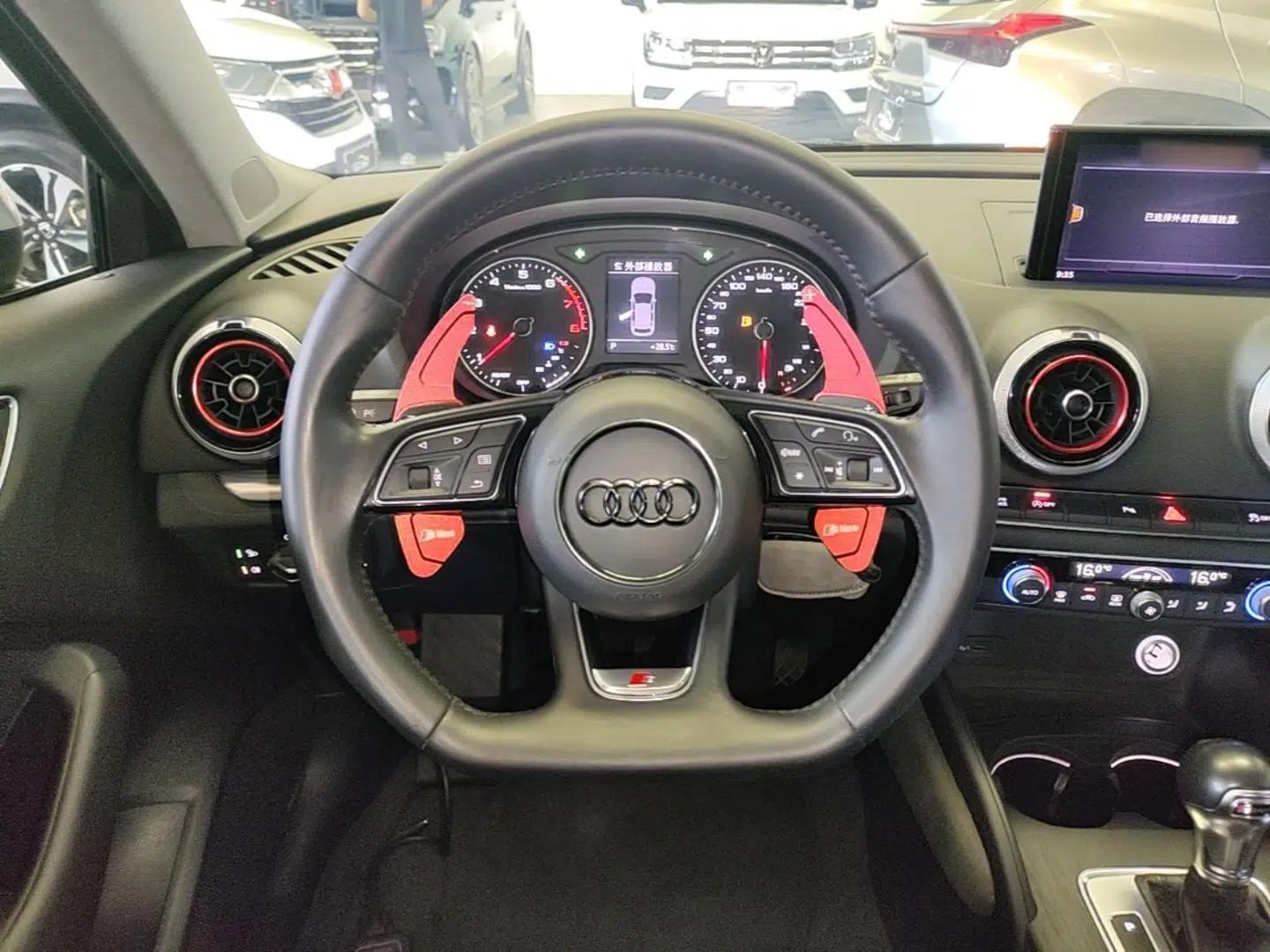 Audi A3 2018 30th Anniversary Edition Sportback 40 TFSI Sport Model — миниатюра 18