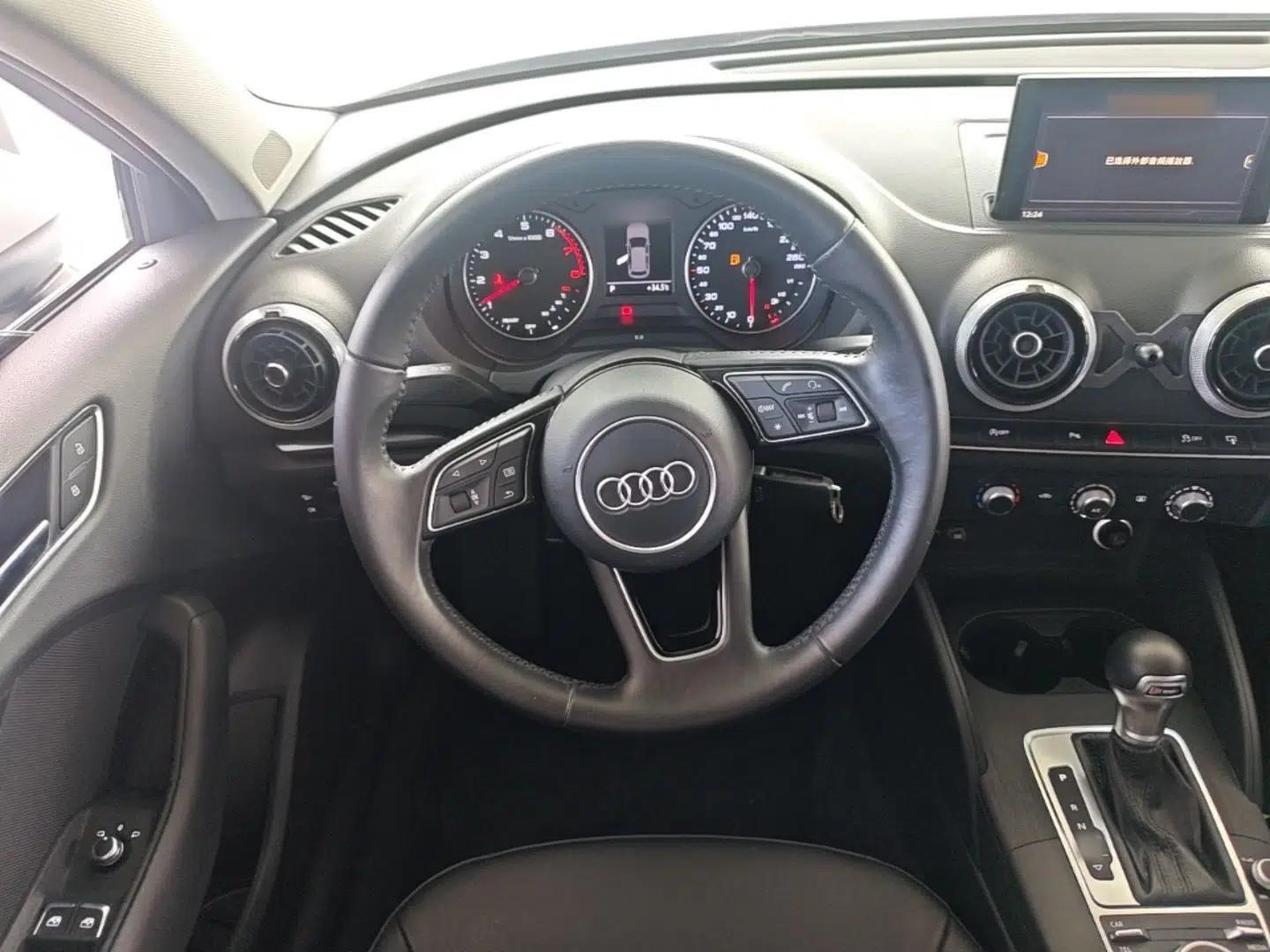 Audi A3 2017 Sportback 35 TFSI Fashion Model — миниатюра 18