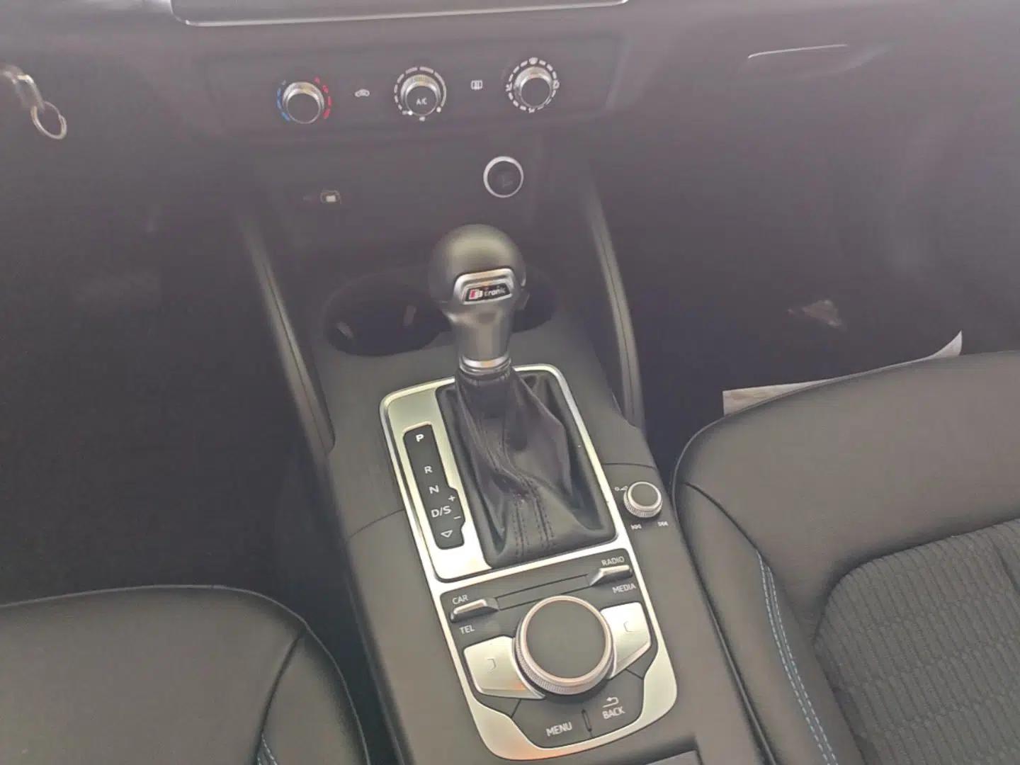 Audi A3 2017 Sportback 35 TFSI Fashion Model — миниатюра 21