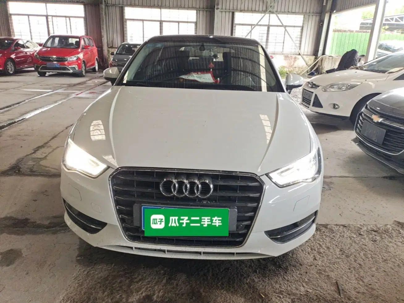 Audi A3 2015 Sportback 35 TFSI Millionth Anniversary Comfort Model — миниатюра 2
