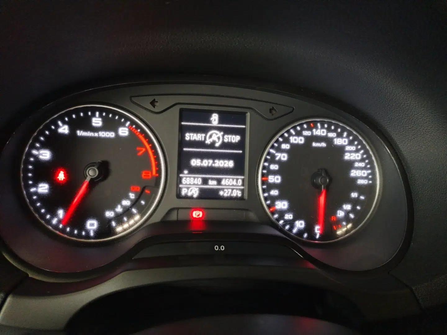 Audi A3 2015 Sportback 35 TFSI Millionth Anniversary Comfort Model — миниатюра 14