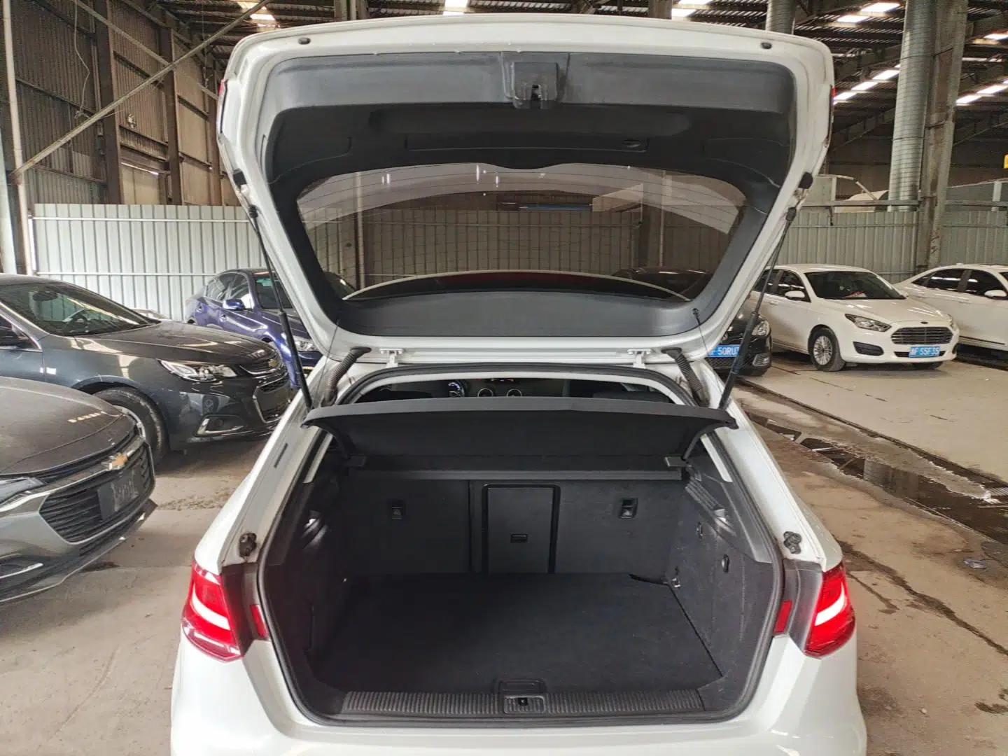 Audi A3 2015 Sportback 35 TFSI Millionth Anniversary Comfort Model — миниатюра 22