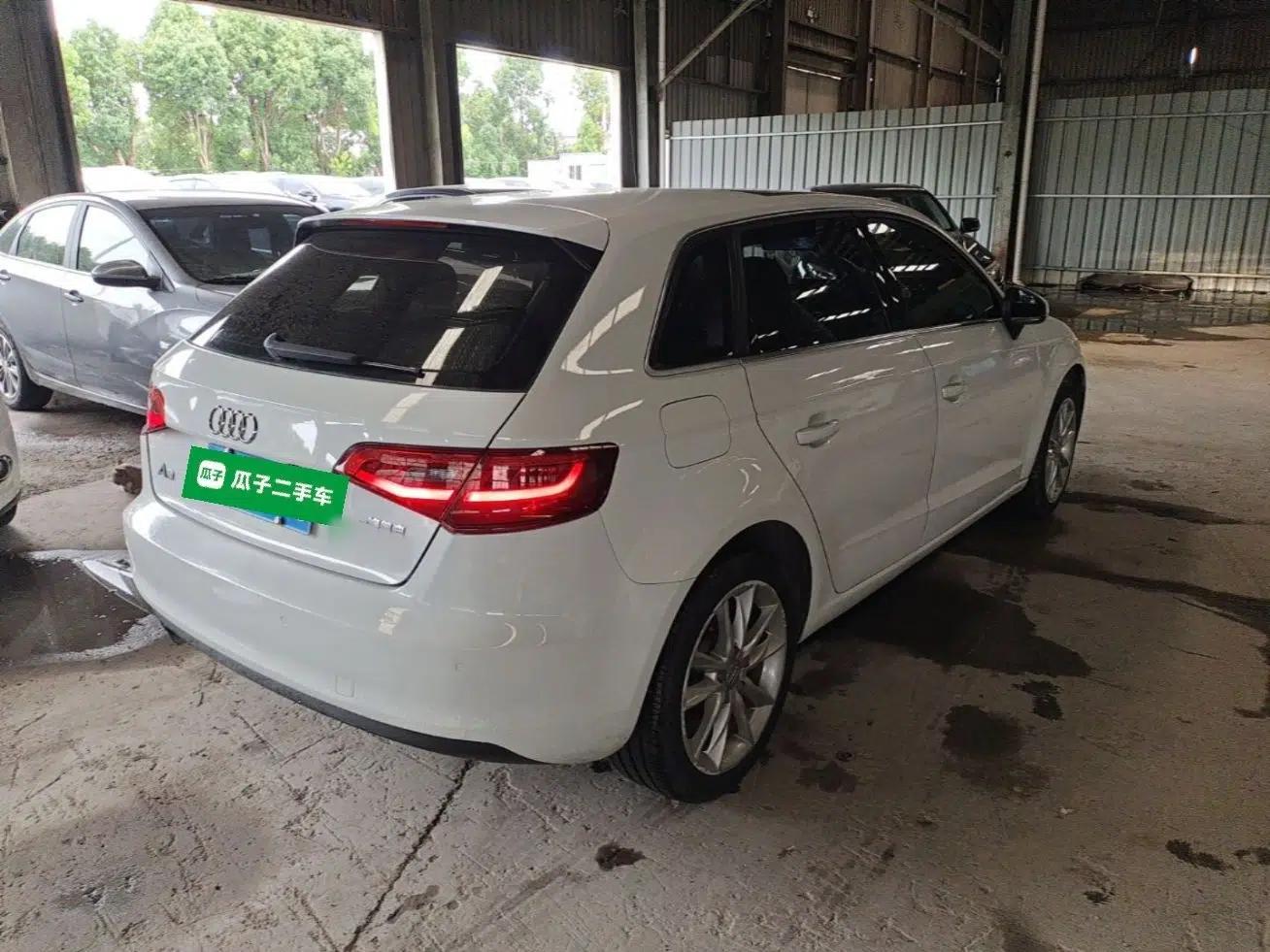 Audi A3 2015 Sportback 35 TFSI Millionth Anniversary Comfort Model — миниатюра 6