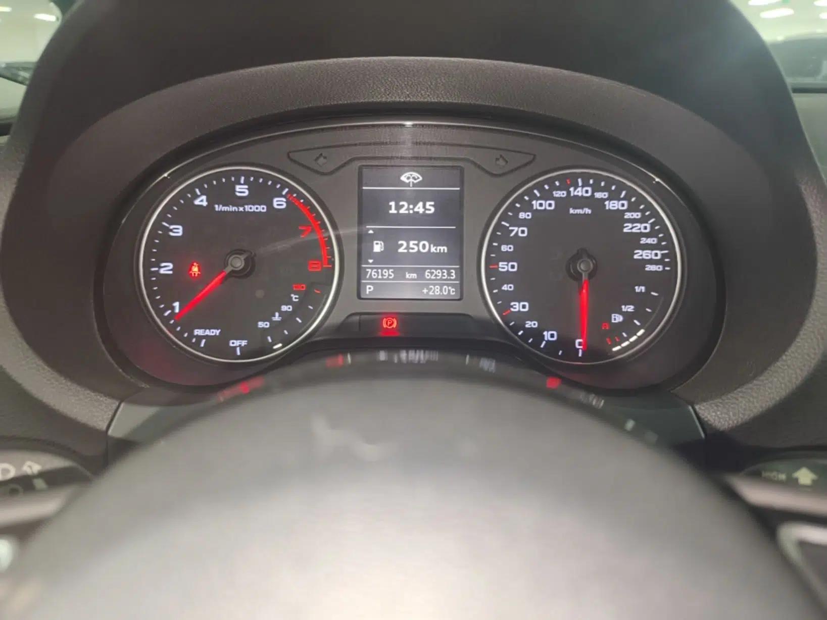 Audi A3 2015 Limousine 35 TFSI Millionth Anniversary Intelligent Leading Model — миниатюра 14