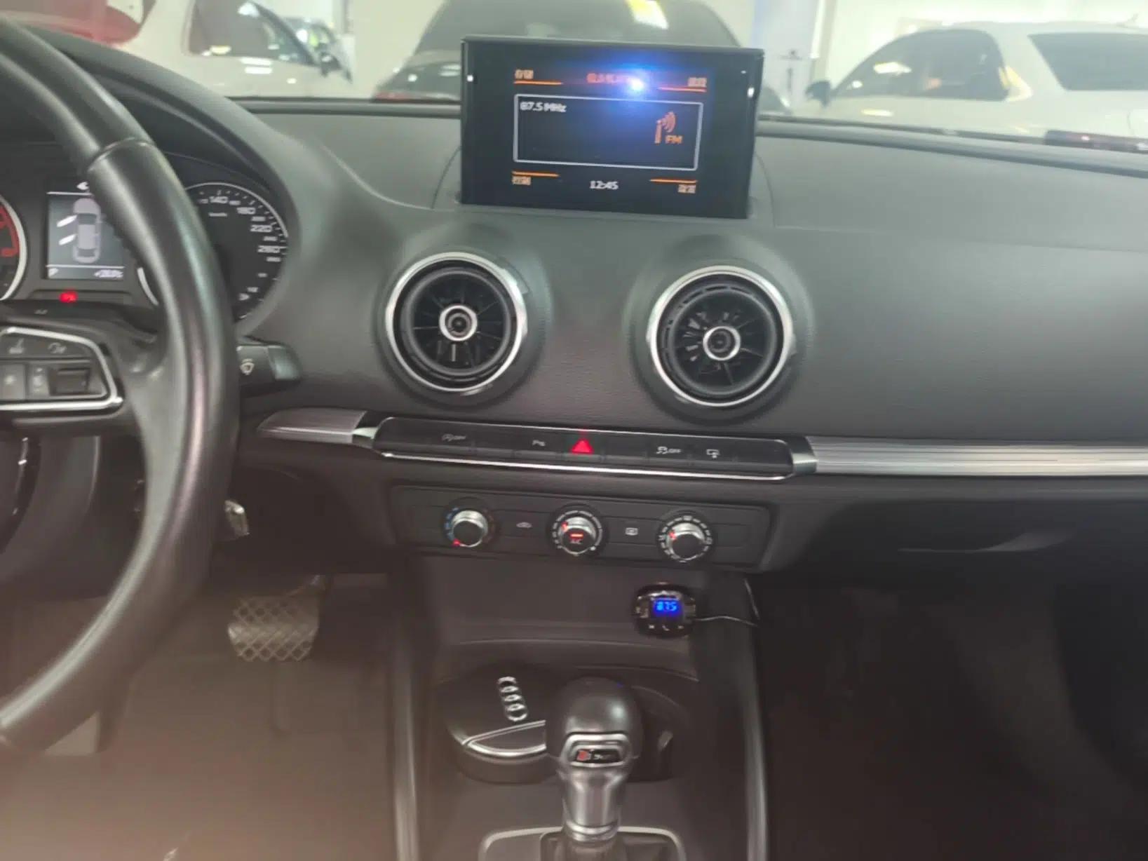 Audi A3 2015 Limousine 35 TFSI Millionth Anniversary Intelligent Leading Model — миниатюра 15