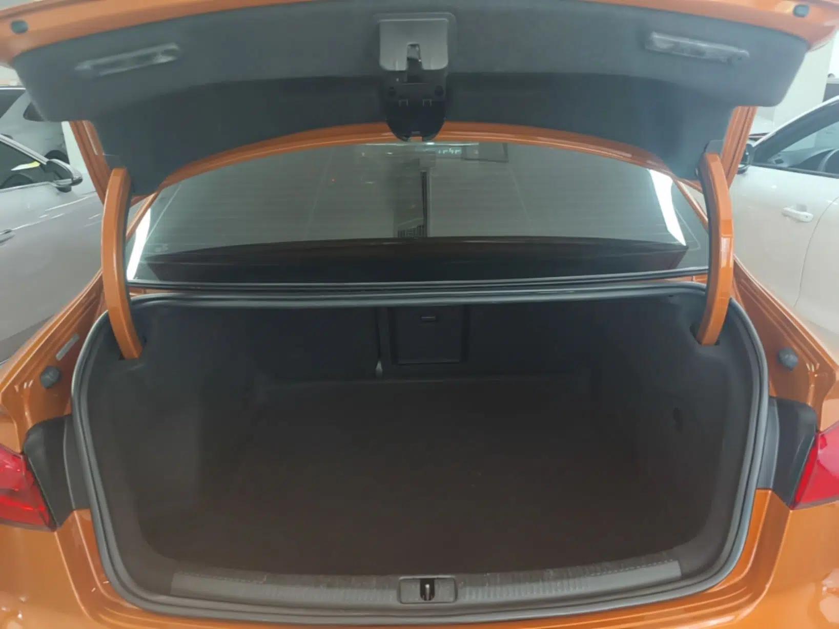 Audi A3 2015 Limousine 35 TFSI Millionth Anniversary Intelligent Leading Model — миниатюра 22