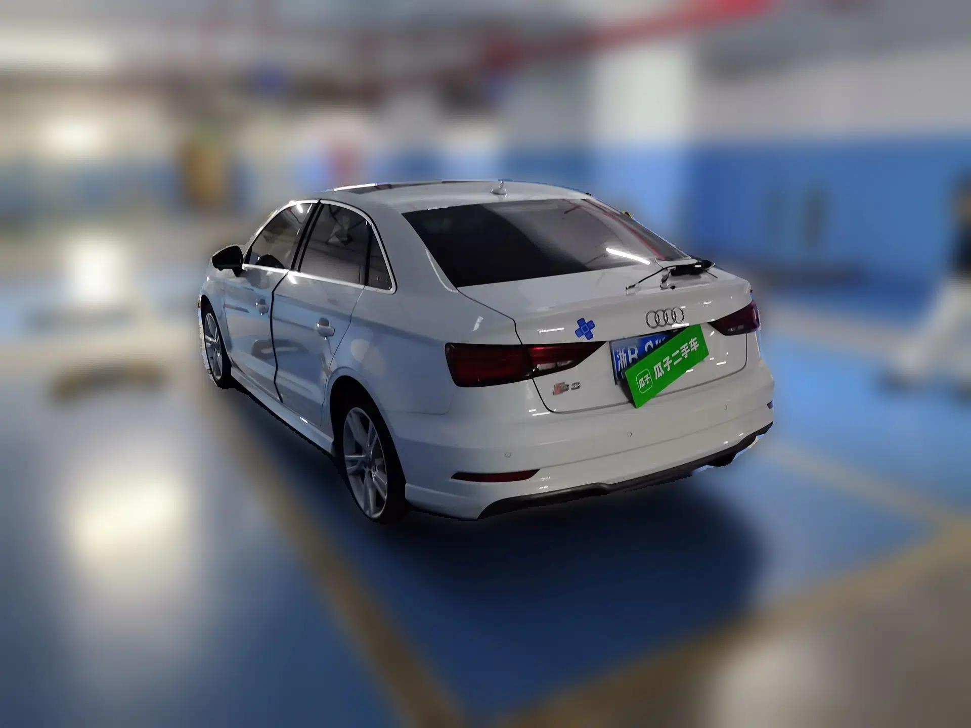 Audi A3 2018 30th Anniversary Edition Limousine 35 TFSI Fashion Model — миниатюра 4