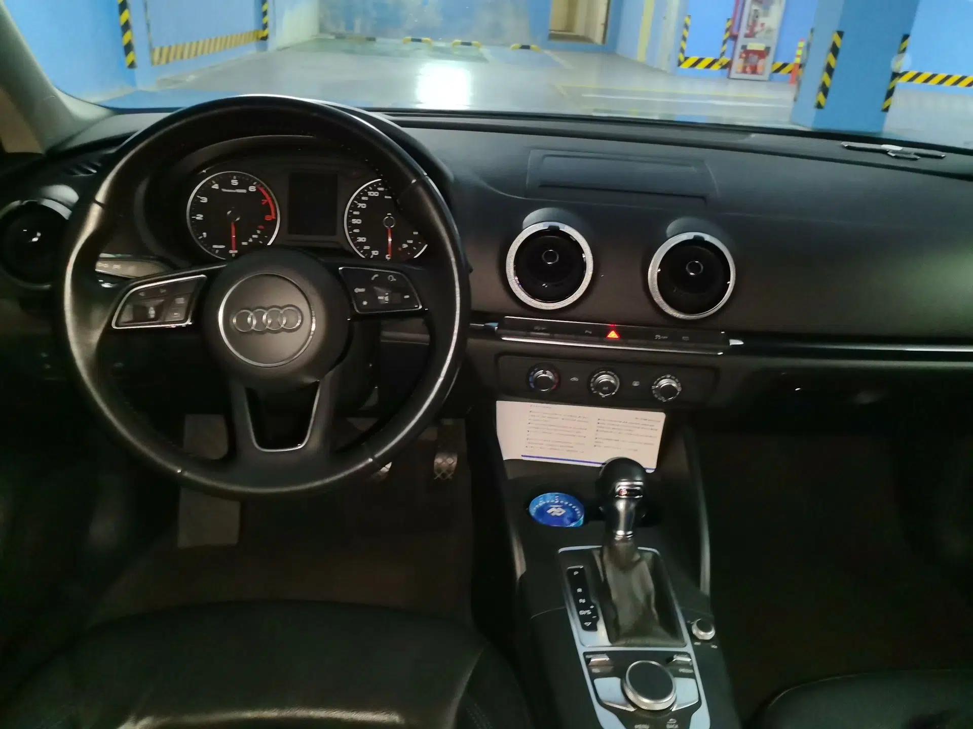 Audi A3 2018 30th Anniversary Edition Limousine 35 TFSI Fashion Model — миниатюра 9