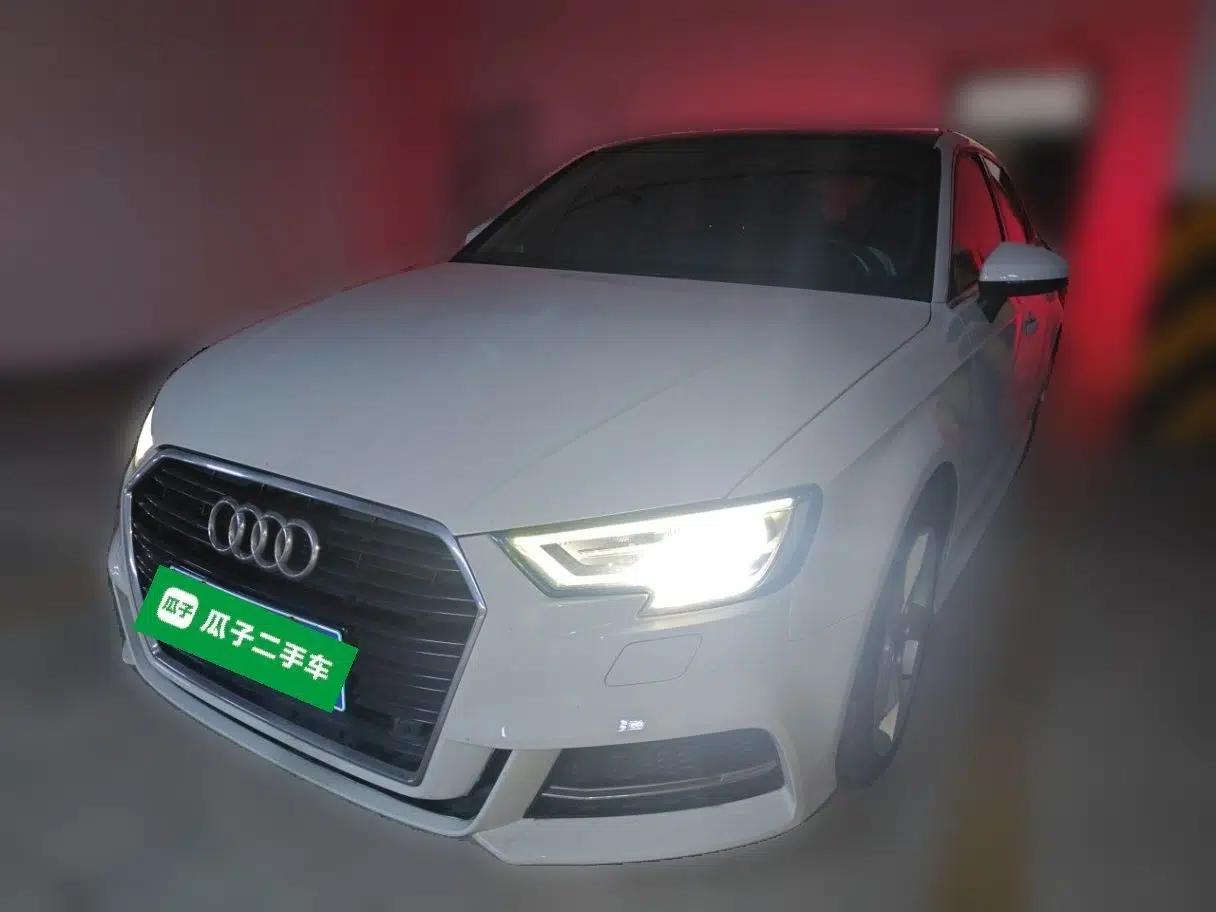Audi A3 2018 30th Anniversary Edition Sportback 35 TFSI Fashion Model — миниатюра 1