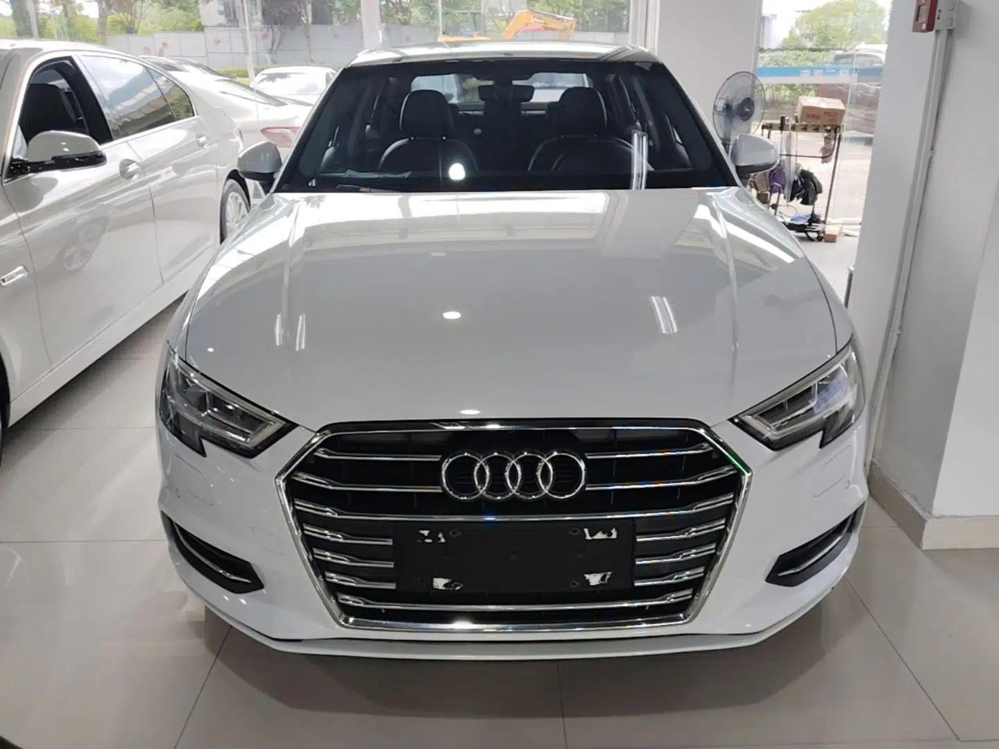 Audi A3 2018 30th Anniversary Edition Limousine 35 TFSI Style Model — миниатюра 2