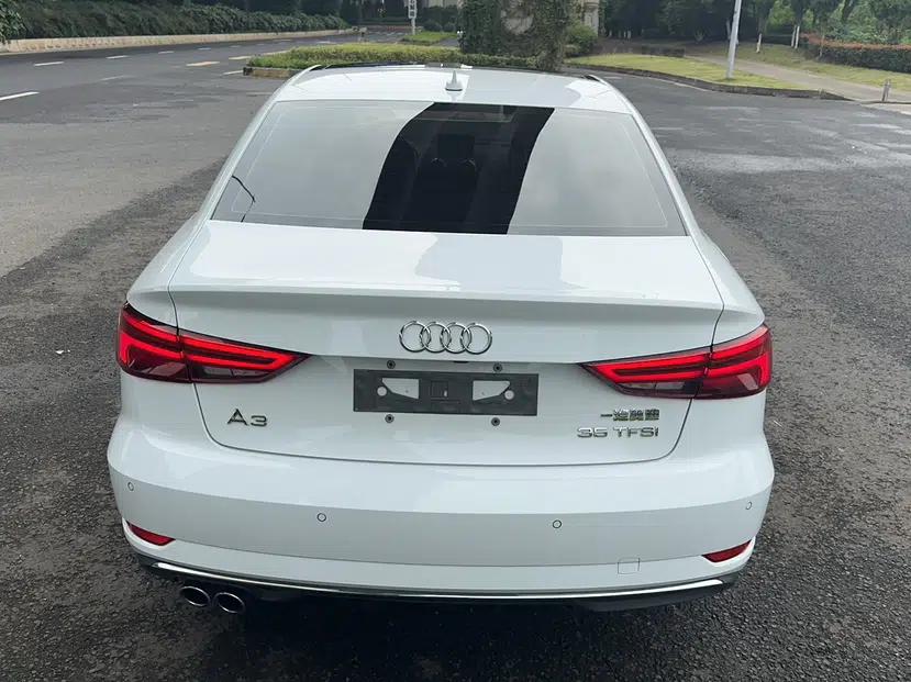 Audi A3 2018 30th Anniversary Edition Limousine 35 TFSI Style Model — миниатюра 14