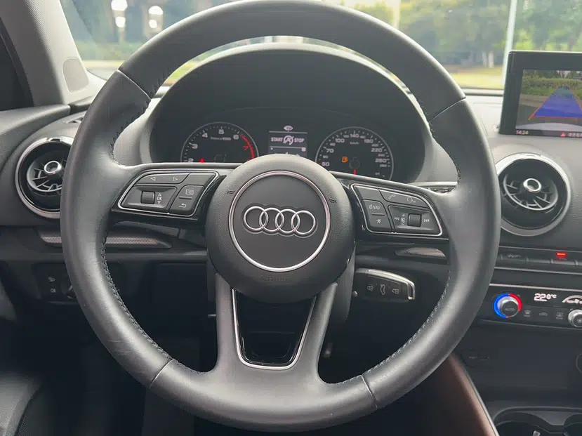 Audi A3 2018 30th Anniversary Edition Limousine 35 TFSI Style Model — миниатюра 19