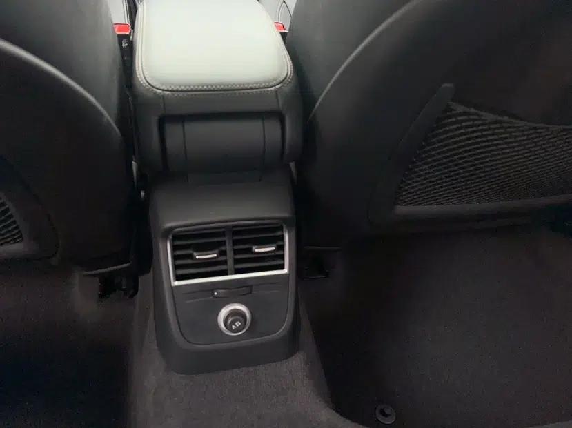 Audi A3 2018 30th Anniversary Edition Limousine 35 TFSI Style Model — миниатюра 33