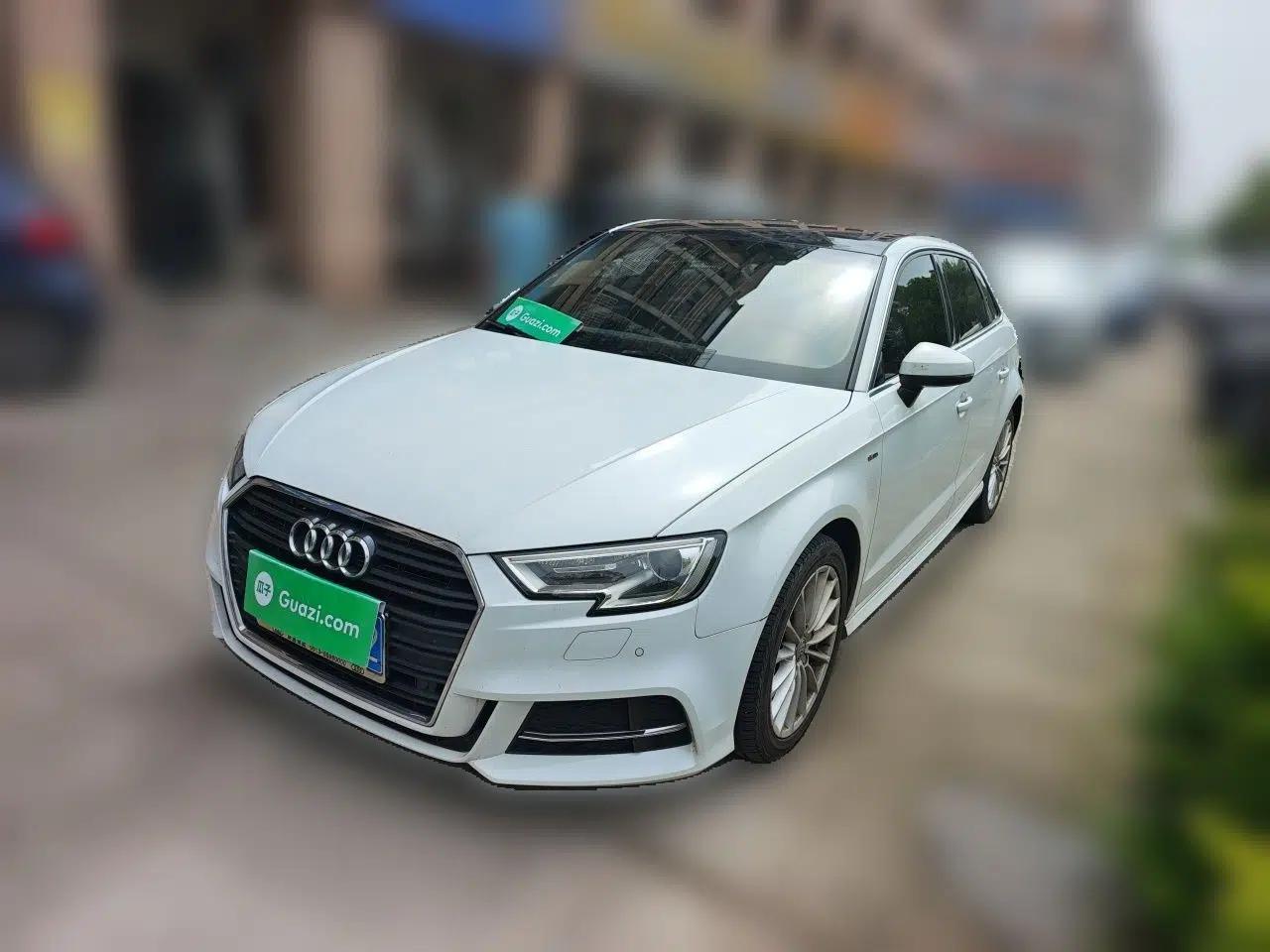 Audi A3 2018 30th Anniversary Edition Sportback 35 TFSI Fashion Model — миниатюра 1